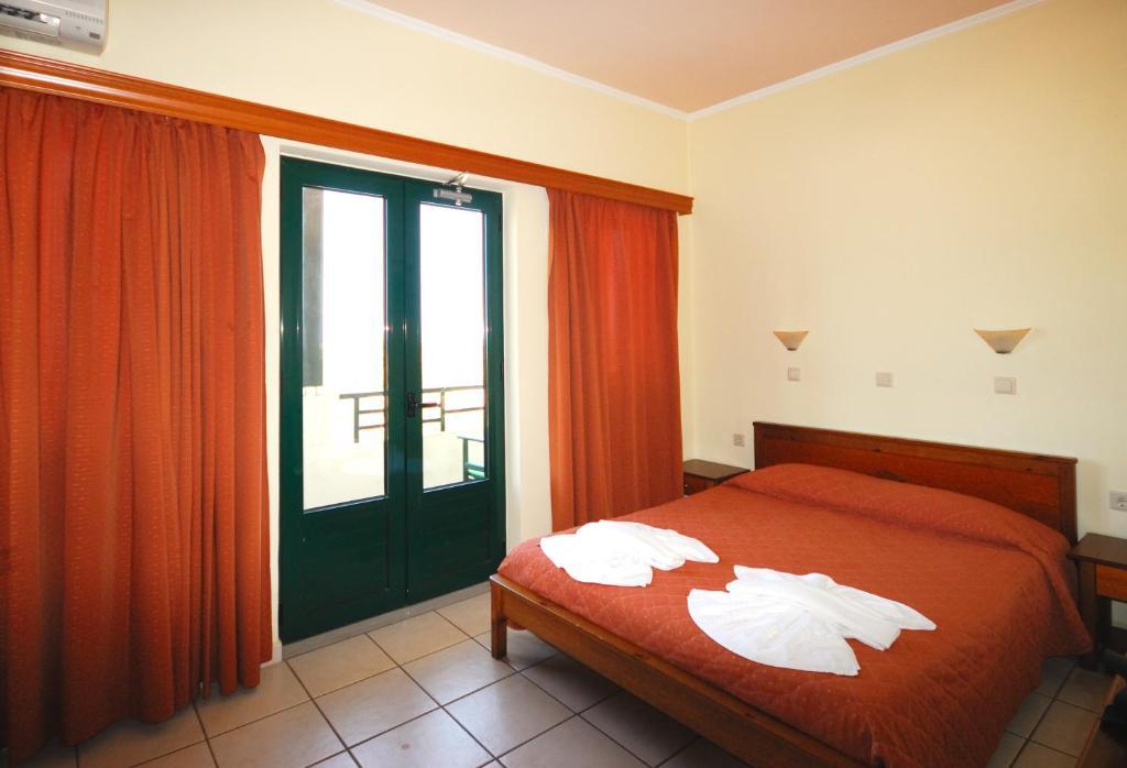 Aloni Suites Chorafakia Room photo